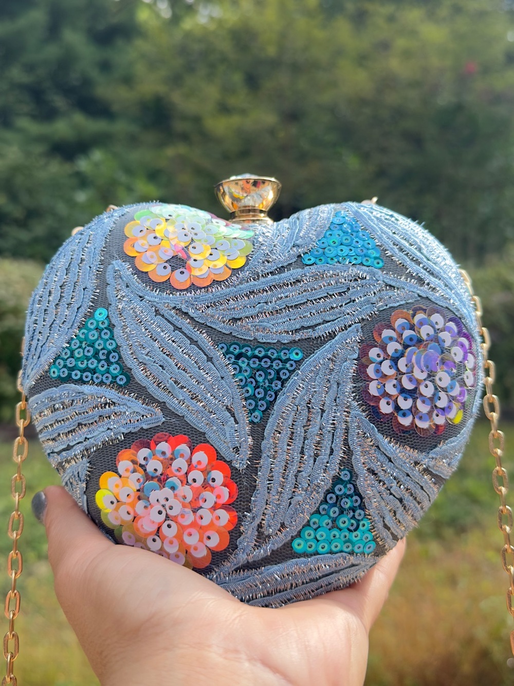 Crossed body blue Beaded Heart Clutch with Gold Chain NNT